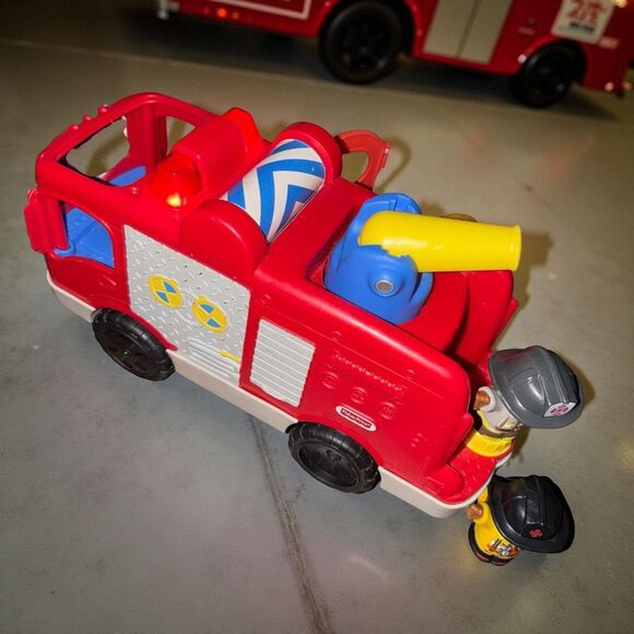 Fisher Price Little People Farmers & Bulldozer Figures - Picture 5 of 8